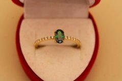 Zlatý prsteň - Oválny zirkón - Zelený a číre zirkóny - Žlté zlato - 14k