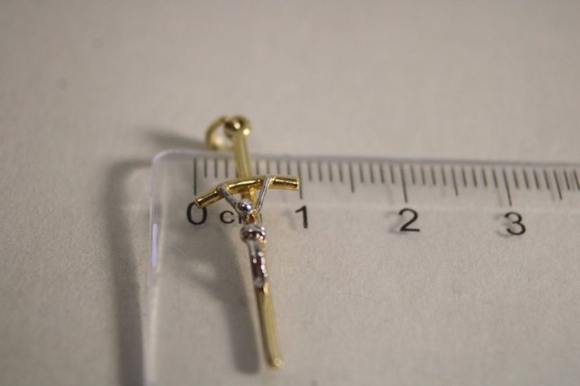 Zlatý prívesok - kríž s telom Ježiša, viacfarebné zlato, 1,10 g, 14K 585/1000