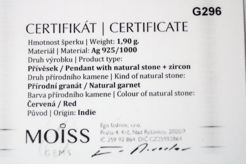 Prívesok - červený granát- číre zirkóny-striebro
