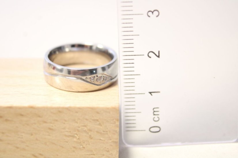 Prsteň-obrúčka- číre zirkóny- kombinovaná oceľ