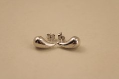 Náušnice-hladká kvapka-puzetky-rhodium-striebro