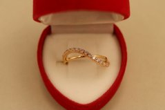 Prsteň - číre zirkóny - vlnitá obruč - rúžové zlato - 14K