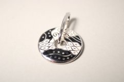 Prívesok-čierny-biely smalt-rhodium-striebro