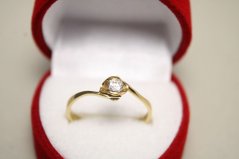 Zlatý jemný prsteň zo žltého zlata s čírym zirkónom, veľkosť 56, 1,55g, 14 karátov, 585/1000