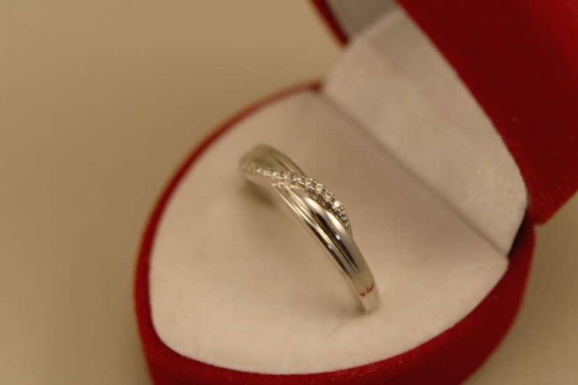 Prsteň -číre zirkóny-rhodium-striebro