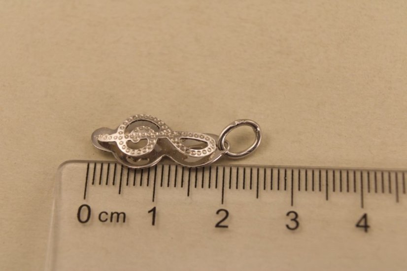 Prívesok- husľový kľúč- gravírovaný- biele zlato-14K