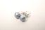 Strieborné náušnice so sivými perlami, rhodium, puzetky, 1,04 g, 925/1000