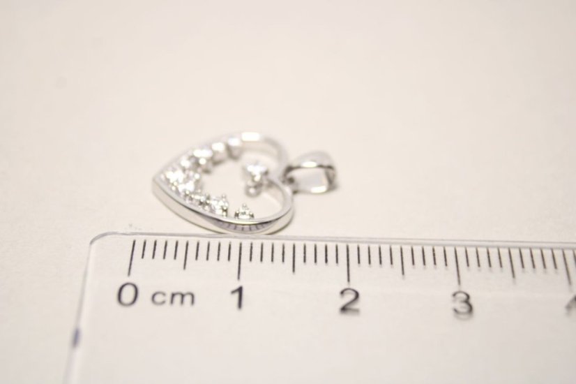Strieborný prívesok Srdce s čírymi zirkónmi, rhodium, 1,27 g, 925/1000