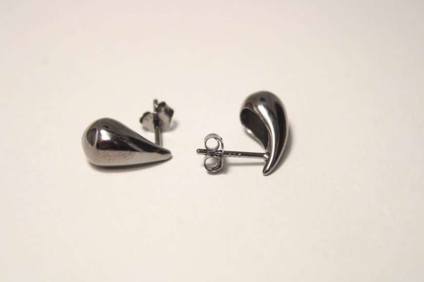 Strieborné čierne naušnice tvar slzy, napichovačky, 2,75g, rhodium, 925/1000