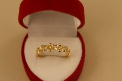 Prsteň- kvetinový motív-zirkóny- žlté zlato- 14 karátov