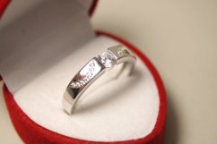 Prsteň- číre zirkóny- biele zlato- 14 karátov