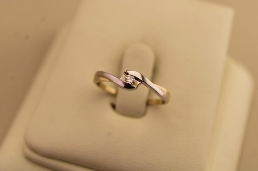 Prsteň- diamant- H/Si2- kombinované zlato- 14 karátov