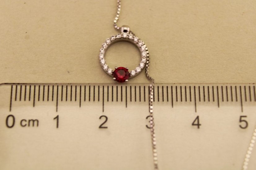 Zlatá celebritka - Zirkonový kruh s červeným zirkónom - Biele zlato -14k