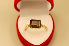 Prsteň-drahokam -(Dymový kremeň)- zirkón- žlté zlato- 14 karátov