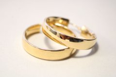 Náušnice-hladké kruhy-žlté zlato-francúzsky zámok-14 karátov