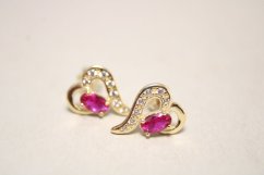 Naušnice- srdiečka- ružový kameň- číre zirkóny- šrúbky- žlté zlato- 14 karátov