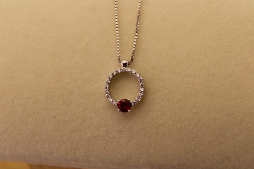 Zlatá celebritka - Zirkonový kruh s červeným zirkónom - Biele zlato -14k