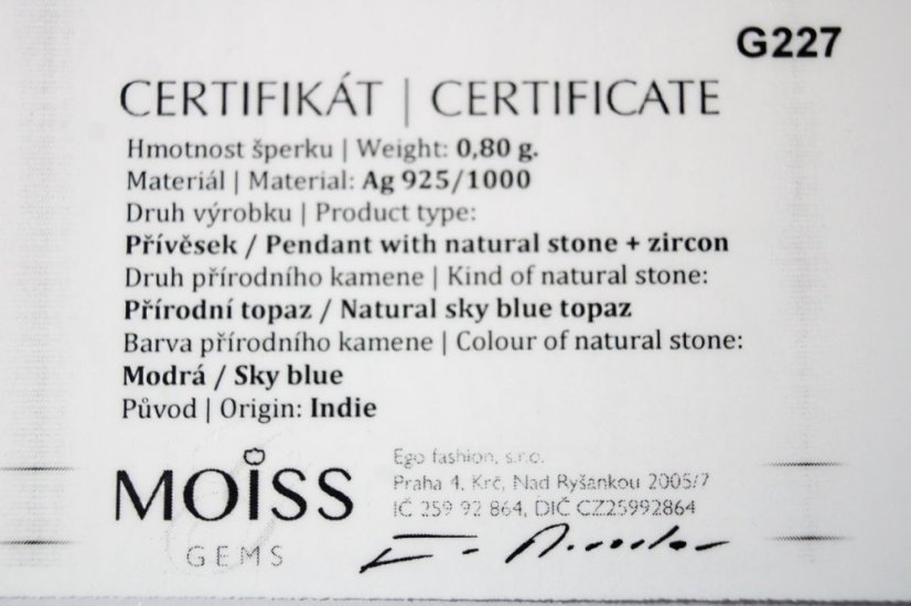 Strieborný prívesok z kombinovaného striebra s modrým topásom v tvare srdiečka, číre zirkóny, 0,74g, 925/1000