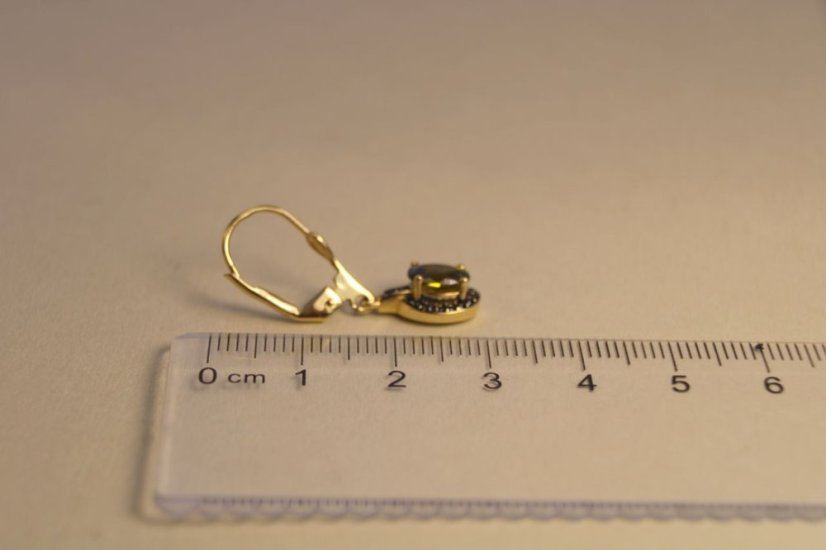 Náušnice- olivovo zelený zirkón- žlté zlato- patent- 14 karátov