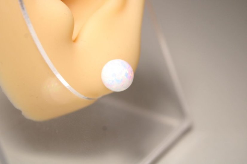 Strieborné náušnice s opálovou bielou guličkou, rhodium, puzetky, 1,28 g, 925/1000