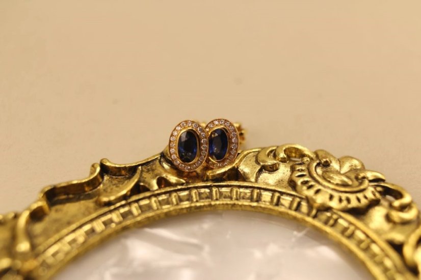 Zafírové - diamantové náušnice - žlté zlato - diamanty 0,10 ct - šrúbky -14K