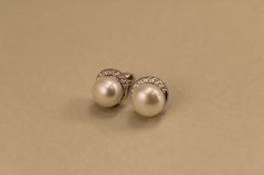Náušnice- biela perla- zirkóny- puzetky- rhódiované striebro-925/1000