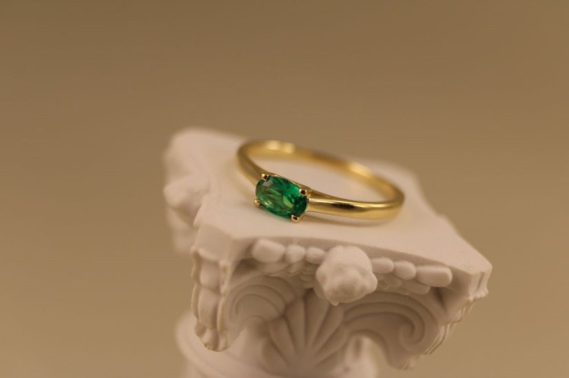 Prsteň- zelený zirkón- žlté zlato- 14 karátov