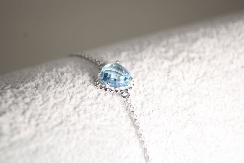 Náramok-prívesok srdiečko-Topás-rhodium-striebro