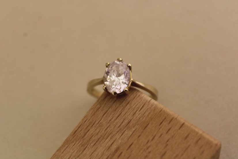 Zlatý prsteň  - Oválny zirkón - Číry - Žlté zlato - 14k