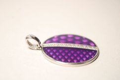 Strieborný prívesok, fialový smalt a zirkóny, rhodium, 4,91 g, 925/1000
