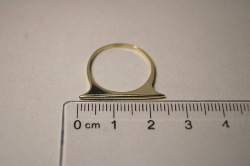 Prsteň zo žltého zlata v modernom dizajne, veľkosť 56, 1,87 g, 14K 585/1000 - Farba zlata: Žltá, Veľkosť prsteňa: 56, Váha (g): 1,87, Rýdzosť: 14 karátov 585/1000