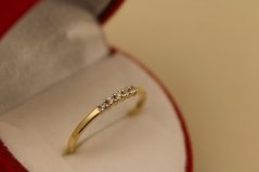 Prasteň- číre kamienky- žlté zlato- 14 karátov