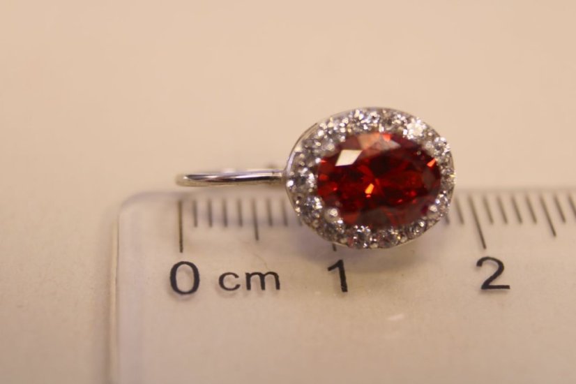 Náušnice-červený kameň-číre zirkóny-patent-rhodium