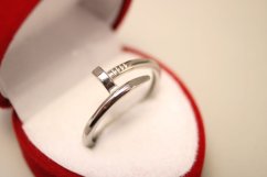 Prsteň -tvar klinca- biele zlato-14 karátov