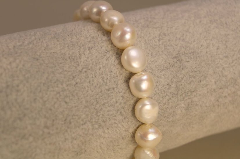 Náramok-  biele sladkovodné perly