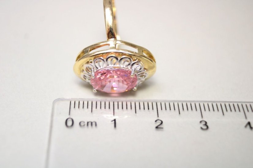 Prsteň-rúžový zirkón v krapničkách-viacfarebné zlato-14 karátov