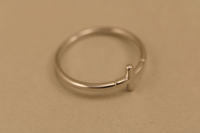 Prsteň- kríž bez kamienkov-rhodium-striebro