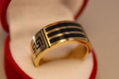 Zlatý obručový prsteň žlté zlato, čierny karbón, veľkosť 62, 7,08 g, 14 karátov, 585/1000