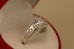 Prsteň-biele zlato-číre zirkóny-14K