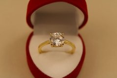 Prsteň- zirkón v korunke- pozlátené striebro- 925/1000