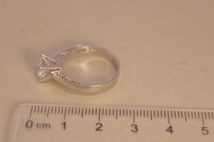 Zásnubný prsteň so žiarivými zirkónmi, biele zlato, veľkosť 55, 3,26 g, 14 karátov 585/1000