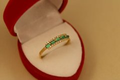 Prsteň - zelené a číre zirkóny - žlté zlato - 14 karátov
