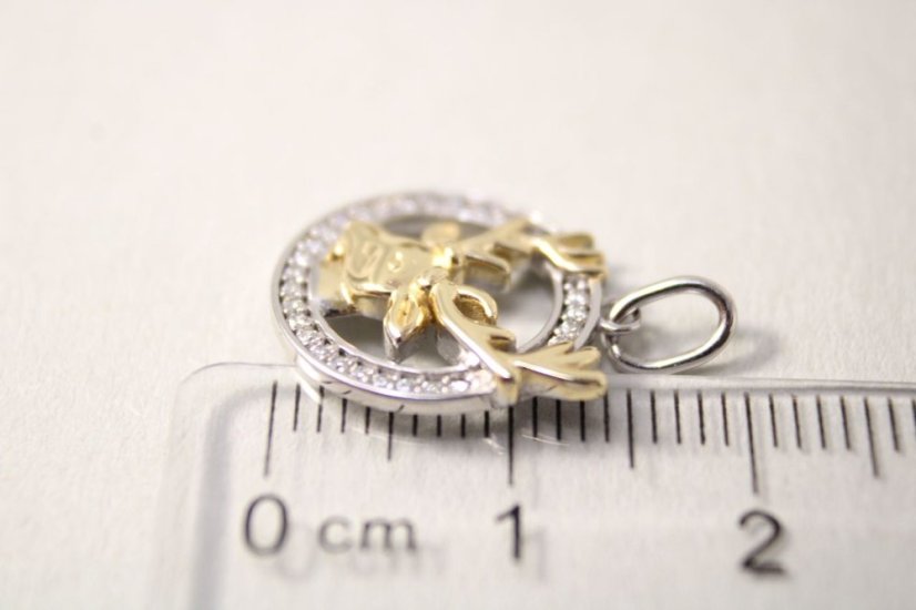 Pozlátený strieborný prívesok kruh s Jeleňom, číre zirkóny, rhódium, 1,56g, 925/1000 - Materiál: Kombinované striebro, Druh kameňa: ZIRKÓN, Farba kameňa: Číry, Váha (g): 1,56, Rýdzosť: STRIEBRO 925/1000