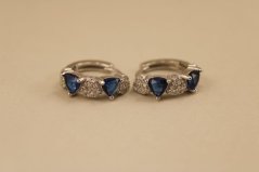 Náušnice- kruhy- číre a modré zirkóny- kĺb- rhódiované striebro- 925/1000