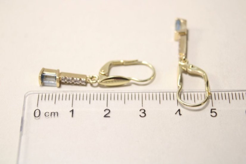 Dámske visiace náušnice so svetlo modrým zirkónom, žlté zlato, klasický patent, 3,18 g, 14K 585/1000 - Farba zlata: Žltá, Druh kameňa: FAREBNÝ ZIRKÓN, Farba kameňa: Svetlomodrý, Váha (g): 3,18, Rýdzosť: 14 karátov 585/1000