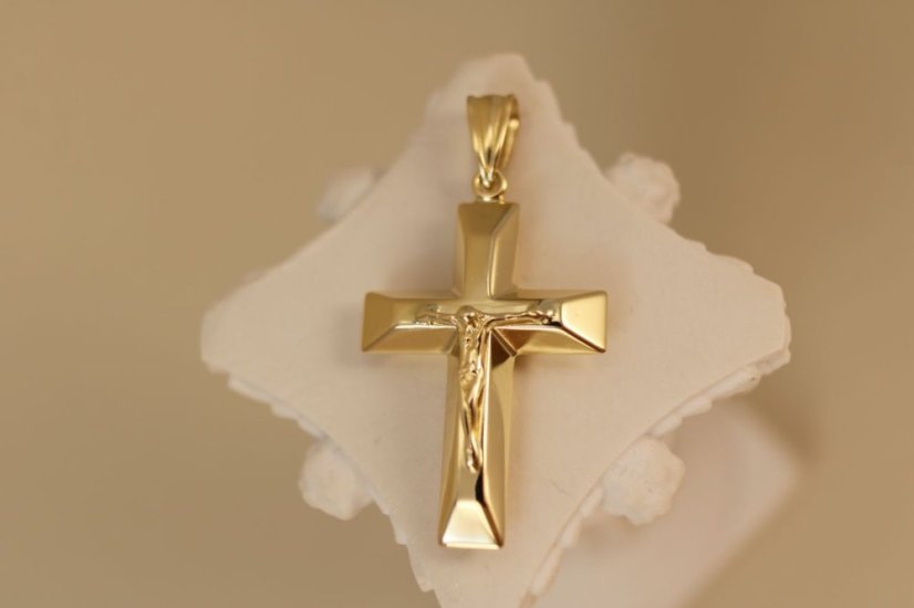 Prívesok-Kríž s Ježišom-Žlté zlato-14k
