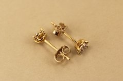 Zlaté náušnice na puzetu, kombinované zlato, diamant 0,06ct SI2 H, 1,18g 14k 585/1000