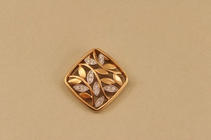 Diamantový prívesok-ružové zlato-diamanty 0,075 ct-H/Si-14 karátov