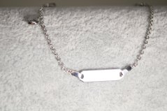 Zlatý detský náramok s platničkou a srdiečkom, biele zlato, 13-15 cm, 2,31 g, 14 karátov 585/1000