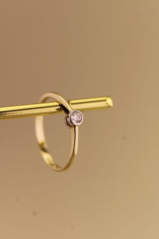 Prsteň brilianty- biely diamant- H/Si- kombinované zlato- 14 karátov